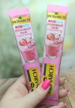 Продукты, Кофе в стиках Монарх Раф Клубничный раствор (напиток кофейный) 15гр 1/40