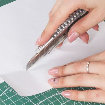 Нож канцелярский 9мм метал корпус автофиксатор Metallic BRAUBERG 1/24/288 (Клиент)