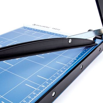 Резак сабельный А4 12л метал основание длина реза 300мм BRAUBERG TS412 SABER 1/6